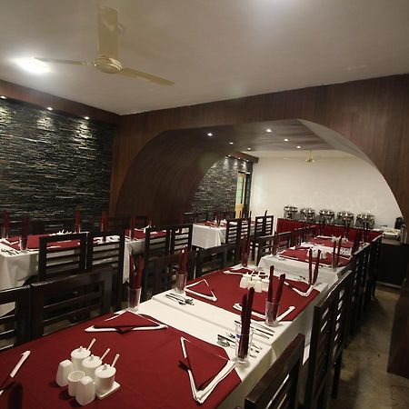Hotel Green Leaf Srīnagar Екстериор снимка