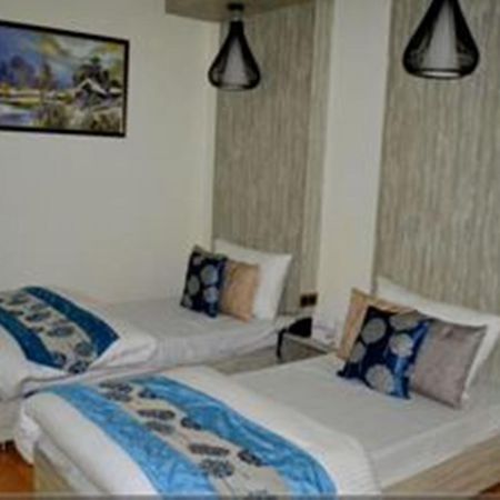 Hotel Green Leaf Srīnagar Екстериор снимка