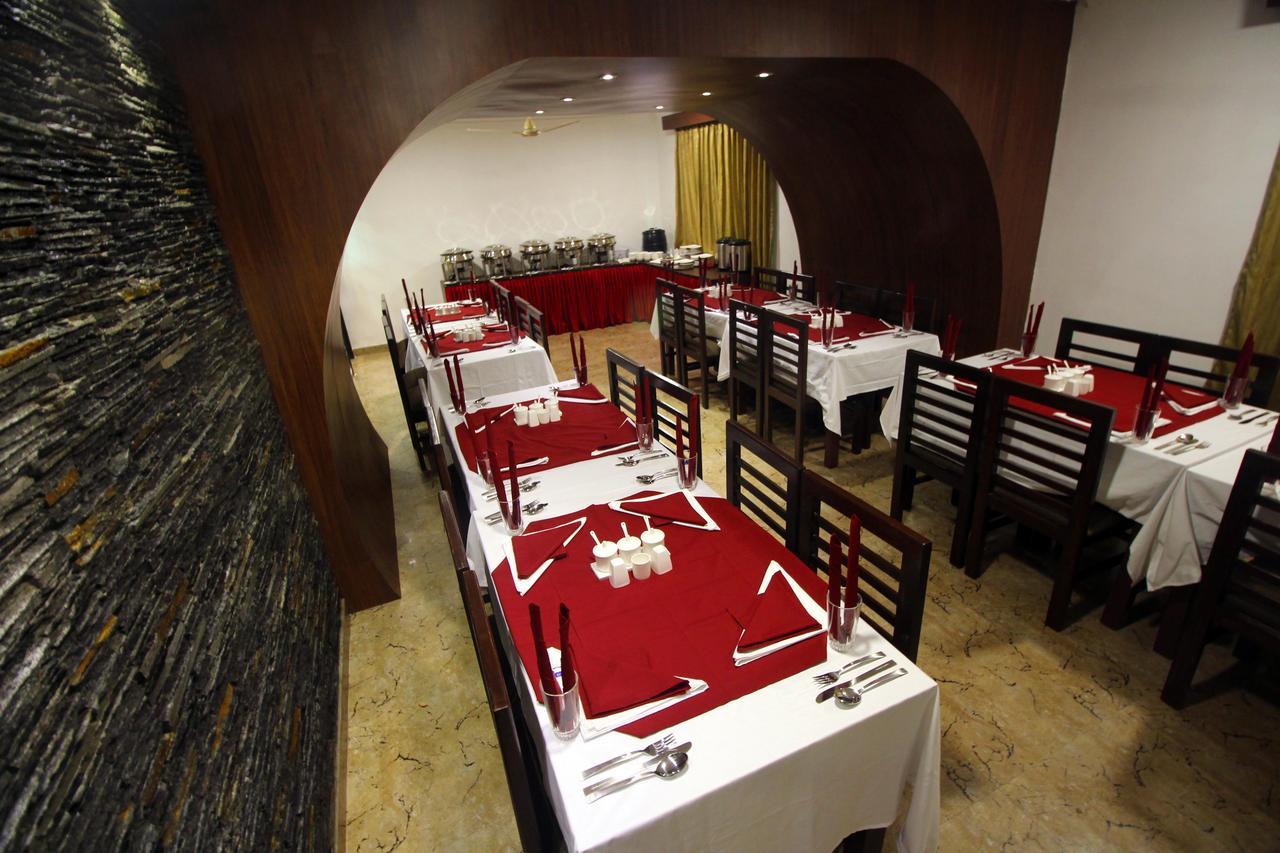 Hotel Green Leaf Srīnagar Екстериор снимка