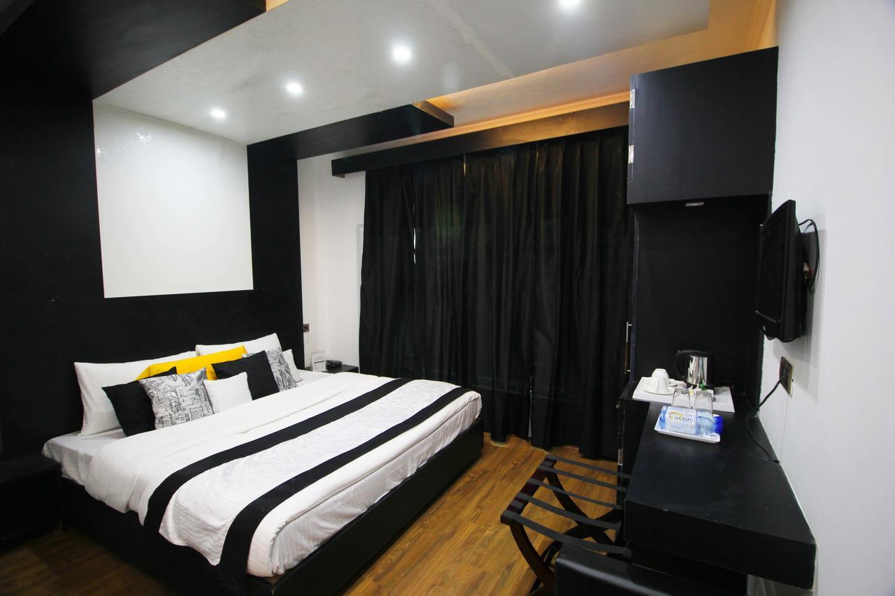 Hotel Green Leaf Srīnagar Екстериор снимка