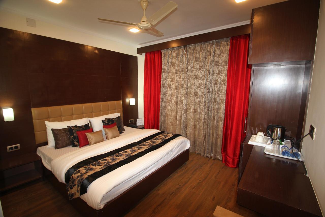 Hotel Green Leaf Srīnagar Екстериор снимка